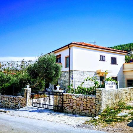 ווינייראץ Apartments Josip מראה חיצוני תמונה