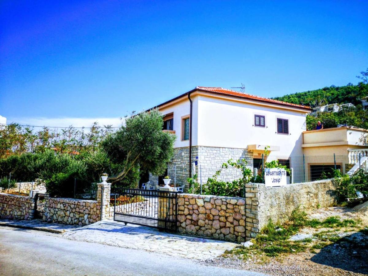 ווינייראץ Apartments Josip מראה חיצוני תמונה